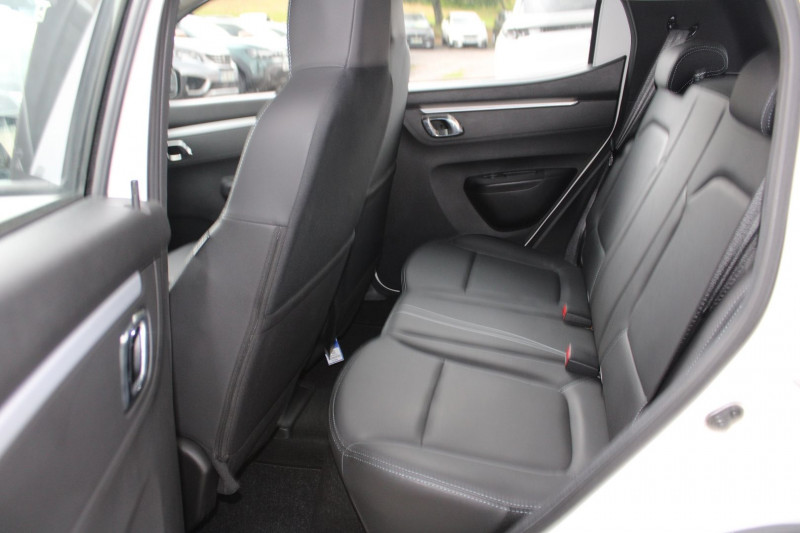 Photo 7 de l'offre de DACIA SPRING II ELECT. CONFORT PLUS CAMÃRA GPS USB CUIR LIMITEUR BLUETOOTH LEDS ACCOUDOIR  ABS à 10990€ chez Bougel transactions