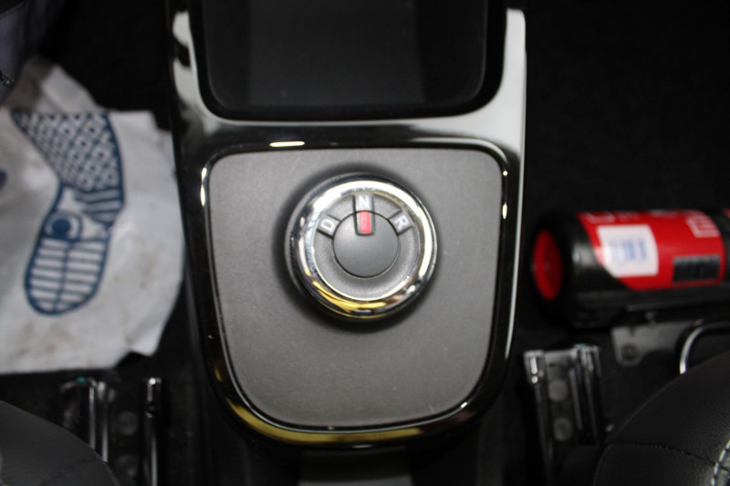 Photo 12 de l'offre de DACIA SPRING II ELECT. CONFORT PLUS CAMÃRA GPS USB CUIR LIMITEUR BLUETOOTH LEDS ACCOUDOIR  ABS à 10990€ chez Bougel transactions