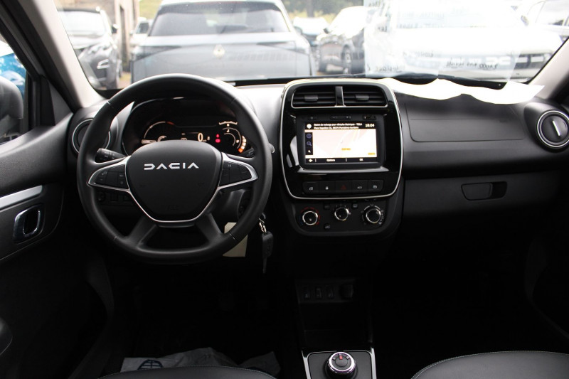 Photo 8 de l'offre de DACIA SPRING II ELECT. CONFORT PLUS CAMÃRA GPS USB CUIR LIMITEUR BLUETOOTH LEDS ACCOUDOIR  ABS à 10990€ chez Bougel transactions