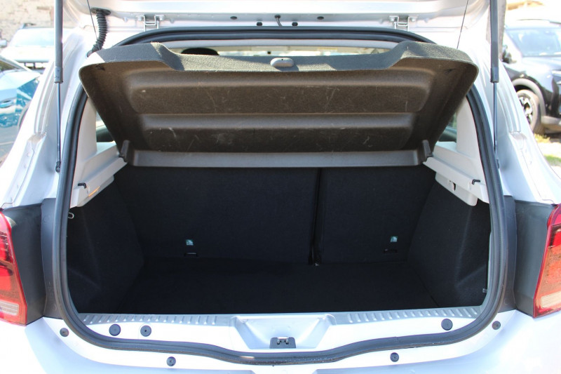 Photo 6 de l'offre de DACIA SANDERO III TCE 90 CV LAURÃATE CLIM AUDIO MP3 USB RADAR BLUETOOTH ROUE DE SECOURS BOITE AUTO à 10990€ chez Bougel transactions