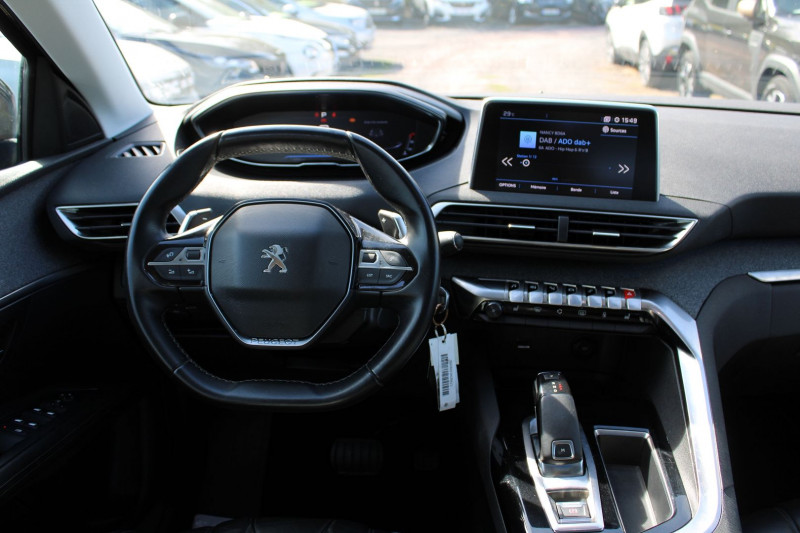Photo 10 de l'offre de PEUGEOT 3008 III BLUE HDI 130 CV ALLURE GPS 3D CAMÃRA TOIT PANO JA 18 I-COKPIT BOITE AUTO EAT-8 à 17990€ chez Bougel transactions