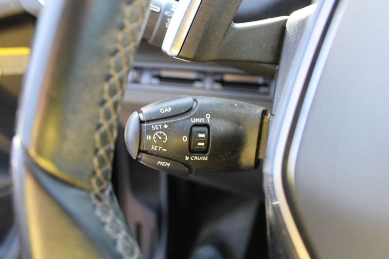 Photo 13 de l'offre de PEUGEOT 3008 III BLUE HDI 130 CV ALLURE GPS 3D CAMÃRA TOIT PANO JA 18 I-COKPIT BOITE AUTO EAT-8 à 17990€ chez Bougel transactions