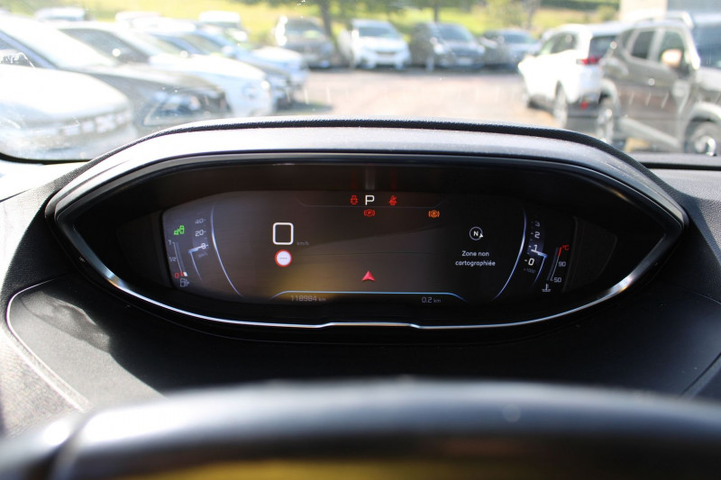 Photo 12 de l'offre de PEUGEOT 3008 III BLUE HDI 130 CV ALLURE GPS 3D CAMÃRA TOIT PANO JA 18 I-COKPIT BOITE AUTO EAT-8 à 17990€ chez Bougel transactions