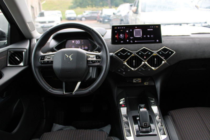 Photo 10 de l'offre de DS DS 3 CROSSBACK II EAT8 BOITE AUTO 1L5 BLUEHDI 130 CV PERFORMANCE LINE BLUETOOTH FULL LEDS ABS à 25900€ chez Bougel transactions