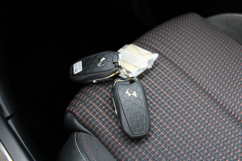 Photo 16 de l'offre de DS DS 3 CROSSBACK II EAT8 BOITE AUTO 1L5 BLUEHDI 130 CV PERFORMANCE LINE BLUETOOTH FULL LEDS ABS à 25900€ chez Bougel transactions