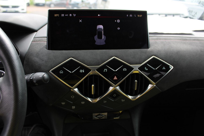 Photo 13 de l'offre de DS DS 3 CROSSBACK II EAT8 BOITE AUTO 1L5 BLUEHDI 130 CV PERFORMANCE LINE BLUETOOTH FULL LEDS ABS à 25900€ chez Bougel transactions
