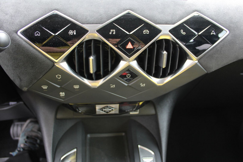 Photo 14 de l'offre de DS DS 3 CROSSBACK II EAT8 BOITE AUTO 1L5 BLUEHDI 130 CV PERFORMANCE LINE BLUETOOTH FULL LEDS ABS à 25900€ chez Bougel transactions