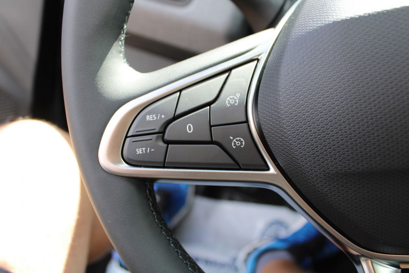 Photo 16 de l'offre de RENAULT CLIO VI EVOLUTION DIESEL BLUEDCI 100 CV BOITE 6V CAMÃRA USB GPS LINK BLUETOOTH FULL LEDS à 20900€ chez Bougel transactions