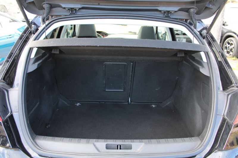Photo 6 de l'offre de PEUGEOT 308 II FELINE 130 CV ESSENCE GPS 3D FULL LED TOIT PANO JA 17 AUDIO USB RADAR RÃGULATEUR à 12990€ chez Bougel transactions