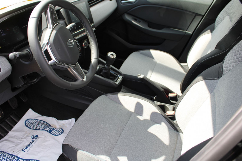 Photo 6 de l'offre de RENAULT CLIO VI EVOLUTION DIESEL BLUEDCI 100 CV BOITE 6V CAMÃRA USB GPS LINK BLUETOOTH FULL LEDS à 20900€ chez Bougel transactions