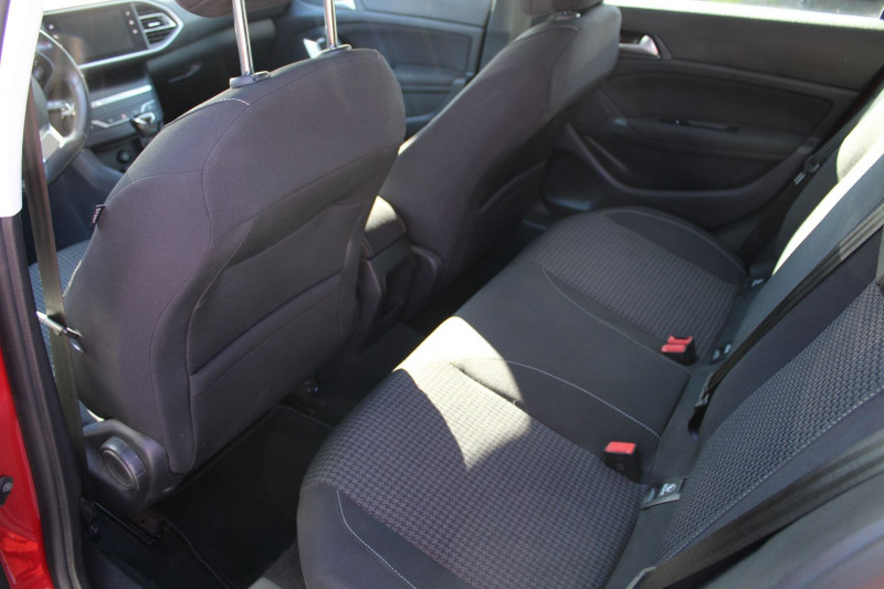 Photo 10 de l'offre de PEUGEOT 308 III ACTIVE PACK 110 CV ESSENCE GPS 3D CAMÃRA USB JA 16 I-COKPIT BLUETOOTH RÃGULATEUR à 12990€ chez Bougel transactions