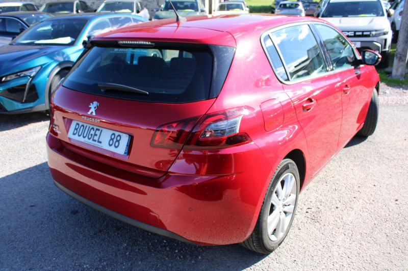 Photo 8 de l'offre de PEUGEOT 308 III ACTIVE PACK 110 CV ESSENCE GPS 3D CAMÃRA USB JA 16 I-COKPIT BLUETOOTH RÃGULATEUR à 12990€ chez Bougel transactions