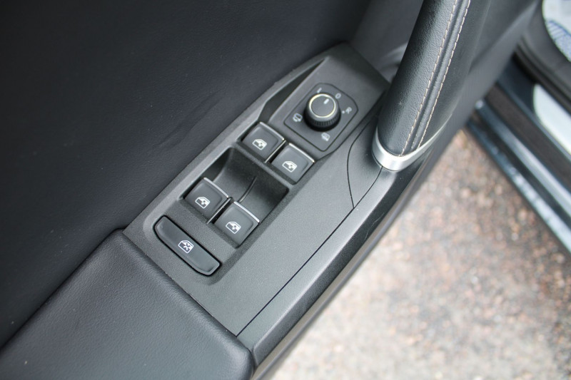 Photo 10 de l'offre de SEAT LEON ST 2.0 TDI 150CH XCELLENCE DSG7 à 22500€ chez Bougel transactions