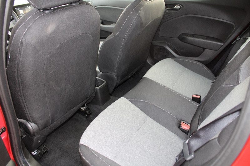 Photo 8 de l'offre de RENAULT CLIO VI EVOLUTION 1L5 DCI 100 CV GPS CARPLAY I-COKPIT RE USB RADAR BLUETOOTH RÃGULATEUR à 18500€ chez Bougel transactions