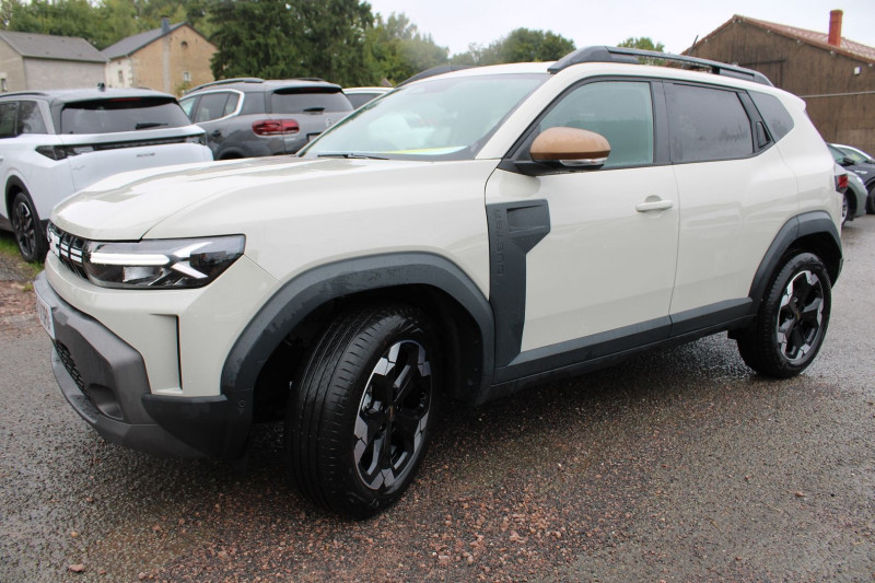 Photo 6 de l'offre de DACIA DUSTER VI EXTREME 140 CV HYBRIDE GPS 3D JA 18 CAMÃRA 360Â° USB I-COKPIT FULL LED BOITE AUTO à 27990€ chez Bougel transactions