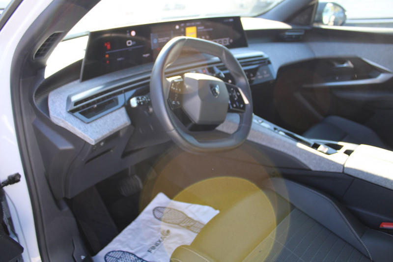 Photo 6 de l'offre de PEUGEOT 3008 PHASE 5 ALLURE 145 CV HYBRIDE GPS 3D CAMÃRA TOIT PANO RE JA 19 I-COKPIT BOITE AUTO DSC-6 à 31500€ chez Bougel transactions
