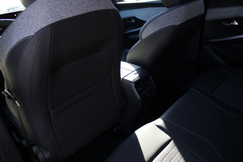 Photo 11 de l'offre de PEUGEOT 3008 PHASE 5 ALLURE 145 CV HYBRIDE GPS 3D CAMÃRA TOIT PANO RE JA 19 I-COKPIT BOITE AUTO DSC-6 à 31500€ chez Bougel transactions