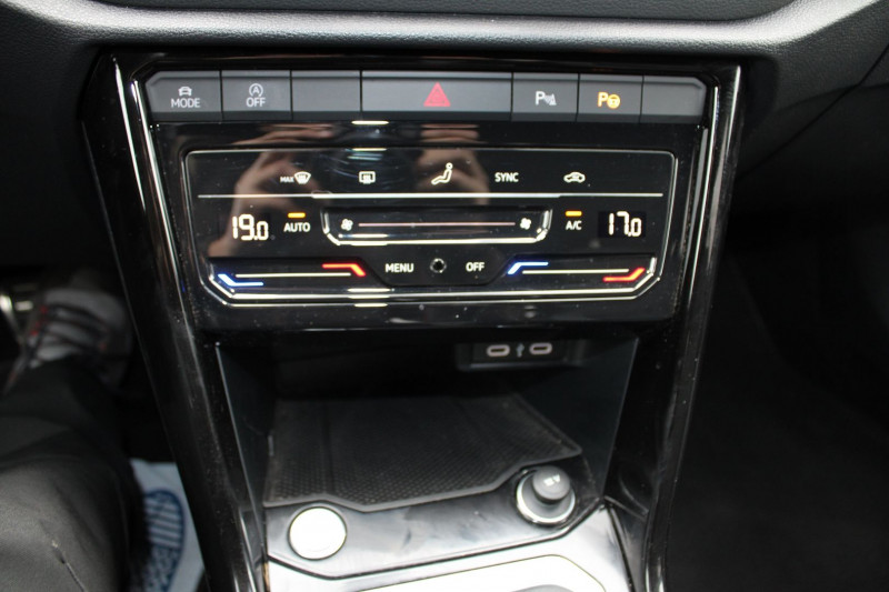 Photo 19 de l'offre de VOLKSWAGEN T-ROC II R-LINE TSI 150 CV EVO GPS 3D CAMÃRA JA 18 USB I-COKPIT FULL LED BOITE AUTO DSG-7 à 31500€ chez Bougel transactions