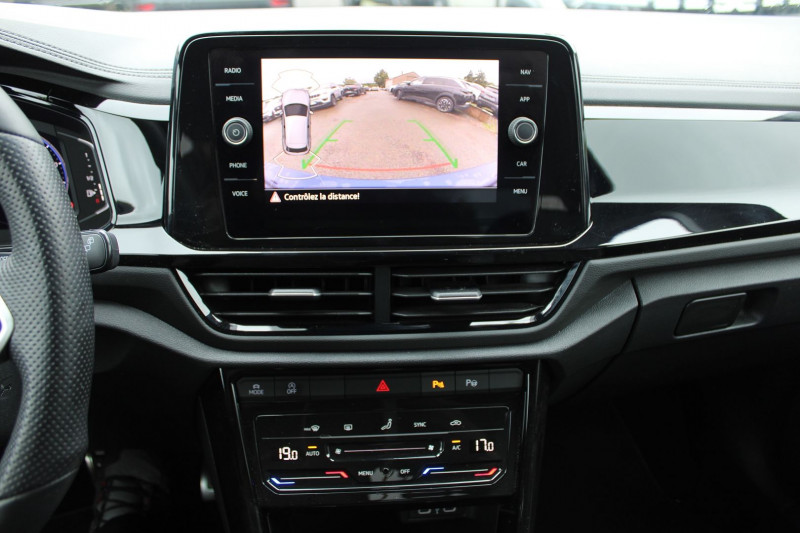 Photo 14 de l'offre de VOLKSWAGEN T-ROC II R-LINE TSI 150 CV EVO GPS 3D CAMÃRA JA 18 USB I-COKPIT FULL LED BOITE AUTO DSG-7 à 31500€ chez Bougel transactions