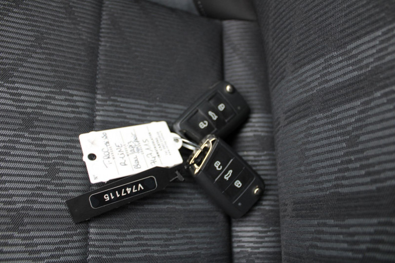 Photo 18 de l'offre de VOLKSWAGEN T-ROC II R-LINE TSI 150 CV EVO GPS 3D CAMÃRA JA 18 USB I-COKPIT FULL LED BOITE AUTO DSG-7 à 31500€ chez Bougel transactions