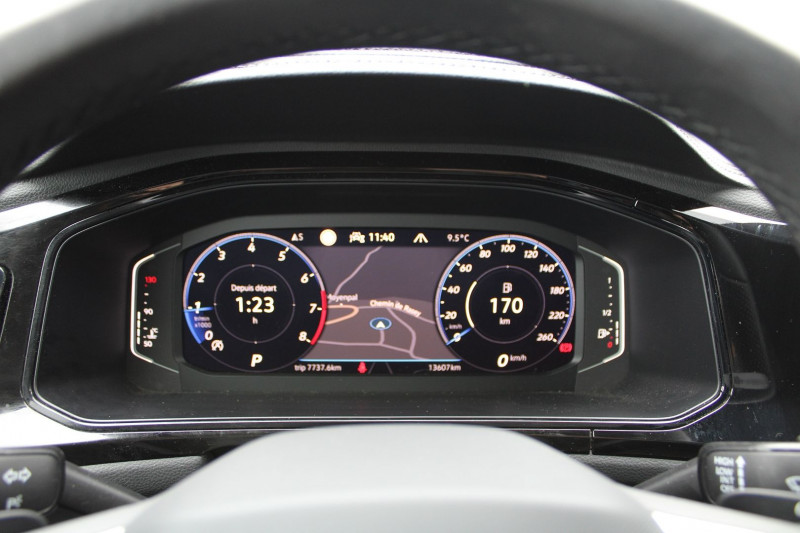 Photo 16 de l'offre de VOLKSWAGEN T-ROC II R-LINE TSI 150 CV EVO GPS 3D CAMÃRA JA 18 USB I-COKPIT FULL LED BOITE AUTO DSG-7 à 31500€ chez Bougel transactions
