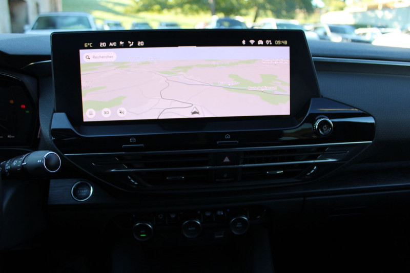 Photo 18 de l'offre de CITROEN C5 X HYBRID ETENSE 225CV SHINE RECHARGEABLE EAT8 BOITE AUTO CAMÃRA CUIR FULL LEDS ABS à 23990€ chez Bougel transactions