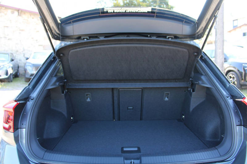 Photo 6 de l'offre de VOLKSWAGEN T-ROC II 2L TDI 150 CV R-LINE DSG7 BOITE AUTO CAMÃRA GPS FULL LEDS JANTES 19 TOIT OUVRANT à 38900€ chez Bougel transactions