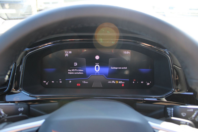 Photo 17 de l'offre de VOLKSWAGEN T-ROC II 2L TDI 150 CV R-LINE DSG7 BOITE AUTO CAMÃRA GPS FULL LEDS JANTES 19 TOIT OUVRANT à 38900€ chez Bougel transactions