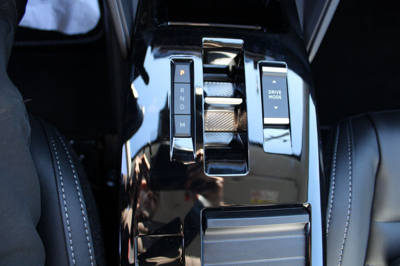 Photo 15 de l'offre de CITROEN C4 PHASE 5 MAX HYBRID 145 EAT8 BOITE AUTO CAMÃRA GRAND GPS 3D BLUETOOTH JA18 CUIR FULL LEDS à 24900€ chez Bougel transactions