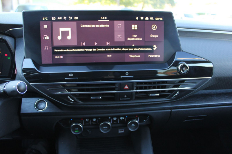 Photo 13 de l'offre de CITROEN C5 X HYBRID ETENSE 225CV SHINE RECHARGEABLE EAT8 BOITE AUTO CAMÃRA CUIR FULL LEDS ABS à 23990€ chez Bougel transactions