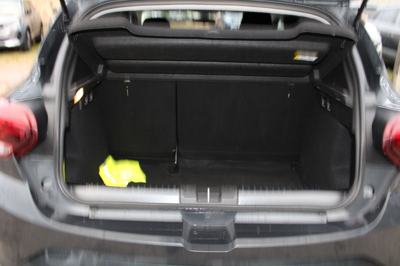 Photo 6 de l'offre de DACIA SANDERO 4 CONFORT 90 CV TCE TURBO BV.6  CAMÃRA GPS USB BLUETOOTH RÃGULATEUR CLIM AUTO à 13200€ chez Bougel transactions