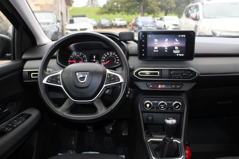 Photo 11 de l'offre de DACIA SANDERO 4 CONFORT 90 CV TCE TURBO BV.6  CAMÃRA GPS USB BLUETOOTH RÃGULATEUR CLIM AUTO à 13200€ chez Bougel transactions