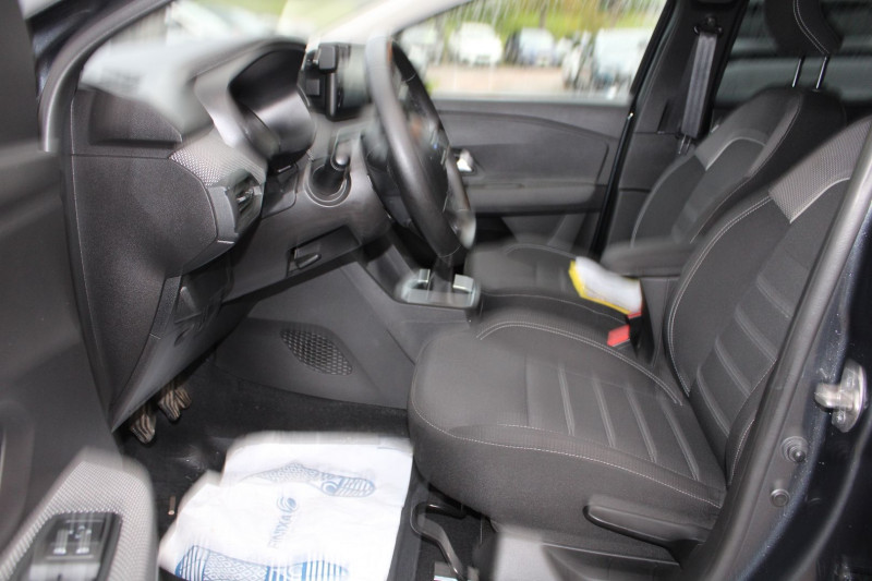 Photo 8 de l'offre de DACIA SANDERO 4 CONFORT 90 CV TCE TURBO BV.6  CAMÃRA GPS USB BLUETOOTH RÃGULATEUR CLIM AUTO à 13200€ chez Bougel transactions