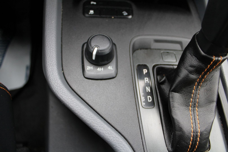 Photo 18 de l'offre de FORD RANGER 3L2 WILDTRAK 200 TDCI DIESEL BOITE AUTO RÃGULATEUR BLUETOOTH CAMÃRA GPS ATTELAGE à 29500€ chez Bougel transactions