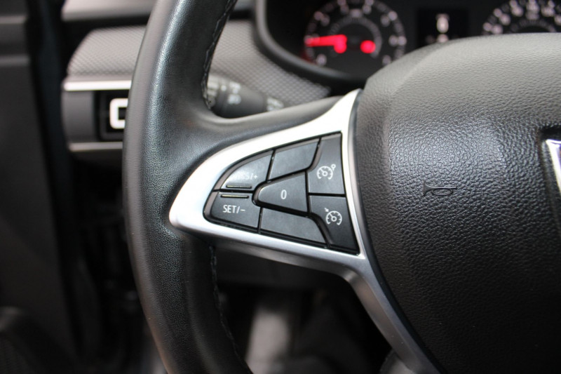 Photo 16 de l'offre de DACIA SANDERO 4 CONFORT 90 CV TCE TURBO BV.6  CAMÃRA GPS USB BLUETOOTH RÃGULATEUR CLIM AUTO à 13200€ chez Bougel transactions