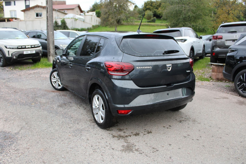 Photo 3 de l'offre de DACIA SANDERO 4 CONFORT 90 CV TCE TURBO BV.6  CAMÃRA GPS USB BLUETOOTH RÃGULATEUR CLIM AUTO à 13200€ chez Bougel transactions