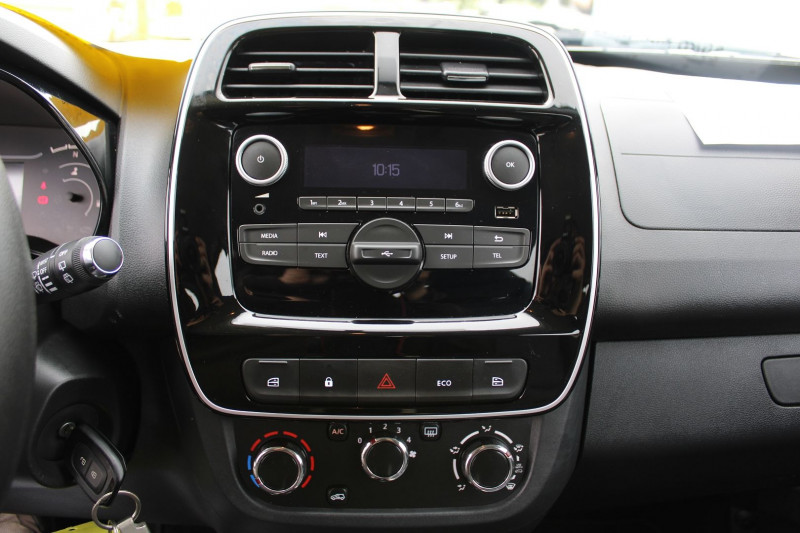 Photo 12 de l'offre de DACIA SPRING II ELECT. CONFORT LIMITEUR BLUETOOTH ABS MI CUIR CLIMAT LEDS               5 PORTES à 10500€ chez Bougel transactions