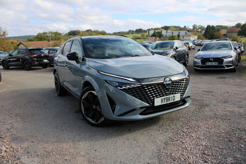 Nissan QASHQAI VI N-DESIGN E-POWER 190 CV HYBRIDE GPS 3D I-COKPIT TOIT PANO JA 20 BOITE AUTO CVT Hybride GRIS / TOIT NOIR Occasion à vendre
