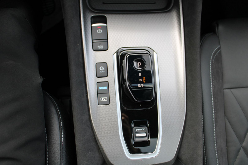 Photo 16 de l'offre de NISSAN QASHQAI VI N-DESIGN E-POWER 190 CV HYBRIDE GPS 3D I-COKPIT TOIT PANO JA 20 BOITE AUTO CVT à 34990€ chez Bougel transactions