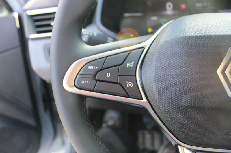 Photo 10 de l'offre de RENAULT CLIO VI BLUE DCI 100 CV EVOLUTION GPS CARPLAY CAMÃRA I-COKPIT USB BLUETOOTH RÃGULATEUR à 20900€ chez Bougel transactions