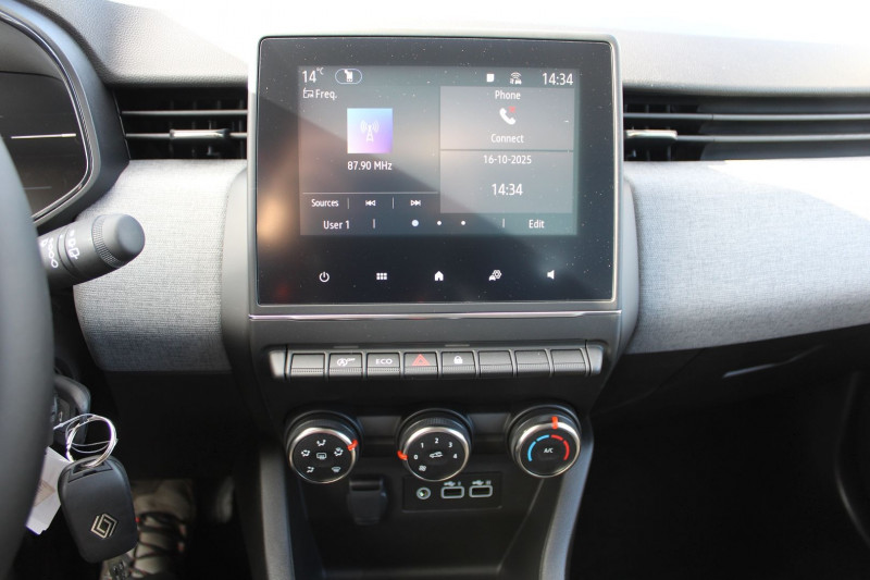 Photo 17 de l'offre de RENAULT CLIO VI BLUE DCI 100 CV EVOLUTION GPS CARPLAY CAMÃRA I-COKPIT USB BLUETOOTH RÃGULATEUR à 20900€ chez Bougel transactions