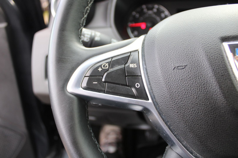 Photo 13 de l'offre de DACIA DUSTER III CONFORT LUXE 1L5 DCI 95 CAMÃRA GPS USB RÃGULATEUR BLUETOOTH CLIMAT LEDS ATTELAGE à 16900€ chez Bougel transactions