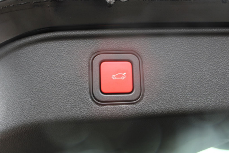 Photo 7 de l'offre de ALFA ROMEO JUNIOR IBRIDA 145 CV HYBRIDE GPS 3D CAMÃRA RE JA 17 I-COKPIT FULL LED BOITE AUTO DCT-6 à 27900€ chez Bougel transactions