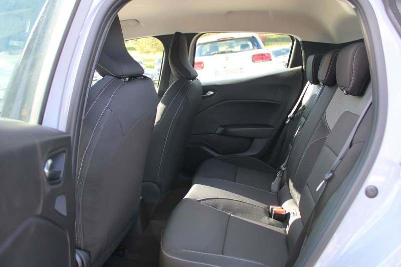 Photo 8 de l'offre de RENAULT CLIO VI BLUE DCI 100 CV EVOLUTION GPS CARPLAY CAMÃRA I-COKPIT USB BLUETOOTH RÃGULATEUR à 20900€ chez Bougel transactions