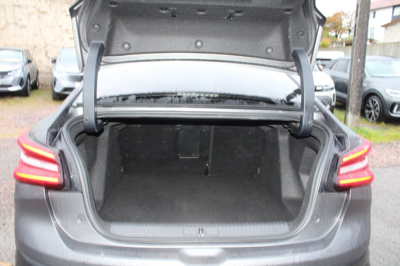 Photo 6 de l'offre de CITROEN C4 X BLUE HDI 130 CV MAX GPS 3D CAMÃRA USB JA 18 FULL LED I-COKPIT BOITE AUTO EAT-8 à 23990€ chez Bougel transactions