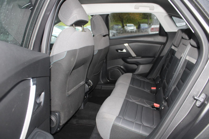 Photo 9 de l'offre de CITROEN C4 X BLUE HDI 130 CV MAX GPS 3D CAMÃRA USB JA 18 FULL LED I-COKPIT BOITE AUTO EAT-8 à 23990€ chez Bougel transactions