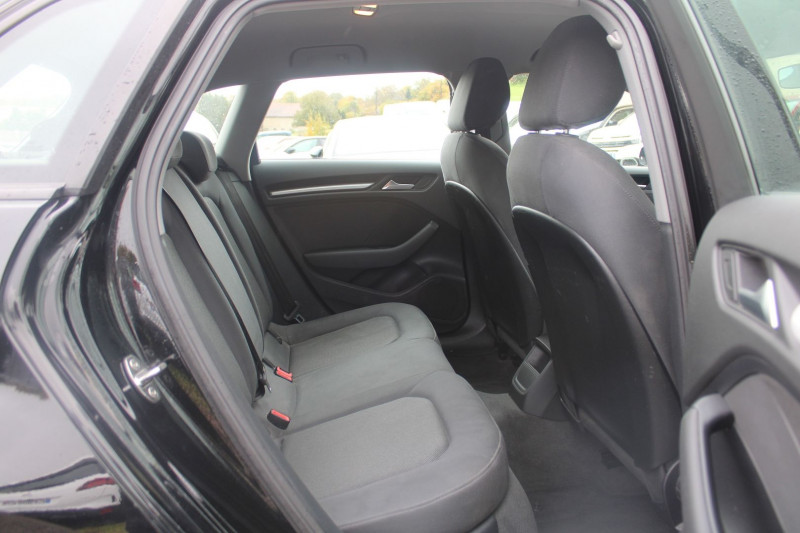 Photo 9 de l'offre de AUDI A3 SPORTBACK TDI 116 CV DESIGN GPS 3D XÃNON+LED CLIM RE AUDIO MP3 JA 18 USB RADAR BLUETOOTH à 16900€ chez Bougel transactions
