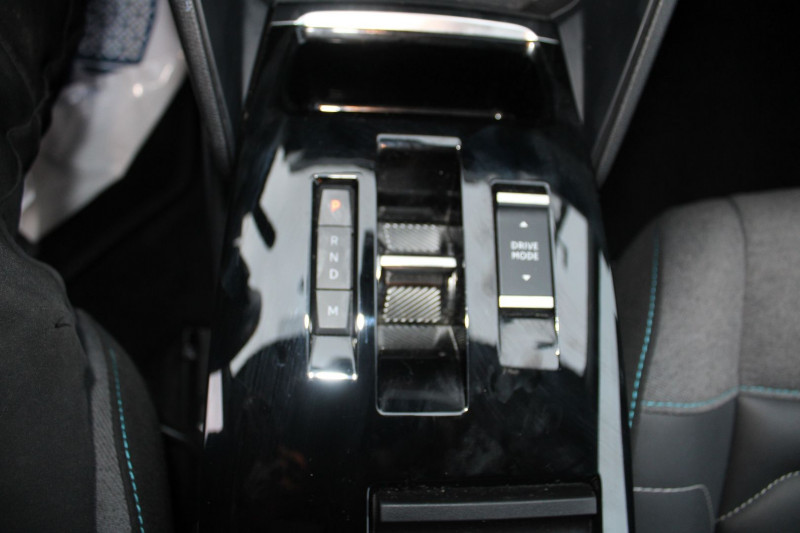 Photo 16 de l'offre de CITROEN C4 X BLUE HDI 130 CV MAX GPS 3D CAMÃRA USB JA 18 FULL LED I-COKPIT BOITE AUTO EAT-8 à 23990€ chez Bougel transactions