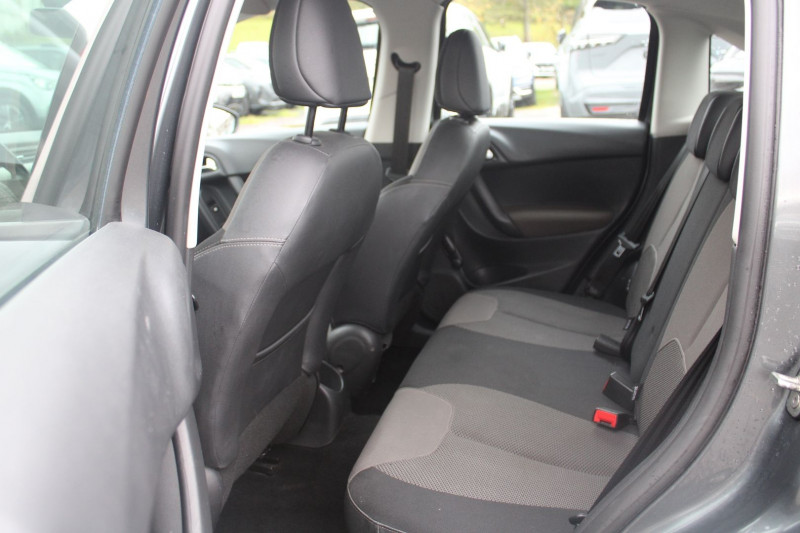 Photo 9 de l'offre de CITROEN C3 II CONFORT 1L4 HDI 70 CV CLIM AUDIO SAT MP3 RÃGULATEUR ROUE DE SECOURS BOITE AUTO à 8990€ chez Bougel transactions