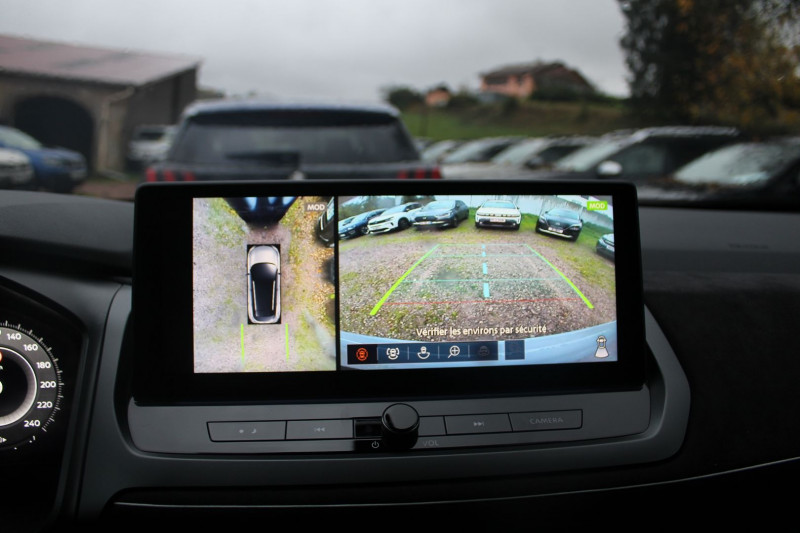 Photo 20 de l'offre de NISSAN QASHQAI VI N-DESIGN E-POWER 190 CV HYBRIDE GPS 3D I-COKPIT TOIT PANO JA 20 BOITE AUTO CVT à 34990€ chez Bougel transactions